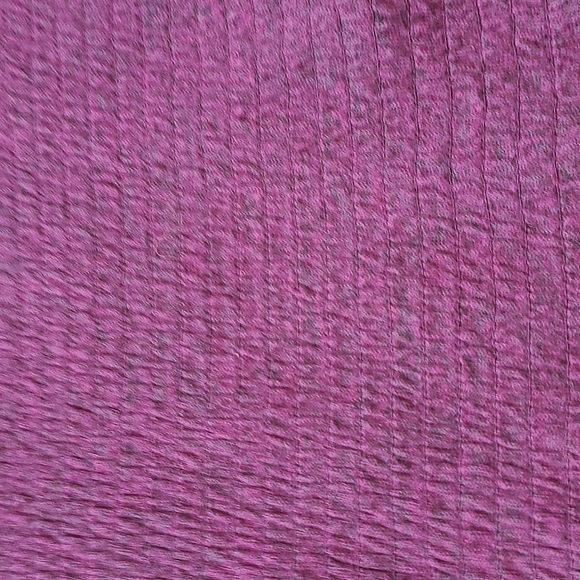 Hollister Off Shoulder Slightly Cropped Top - Picture 3 of 6